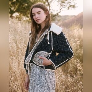 THE GREAT QUILTED NAVY & CREAM SHERPA COLLAR REVERSIBLE JACKET SZ XL